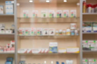 Süpermarkette evcil hayvan yiyeceği, veteriner kliniği. Bulanık resim.