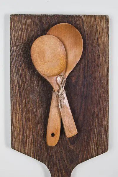Wooden Ladles Dark Wooden Cutting Board — Stock Photo, Image