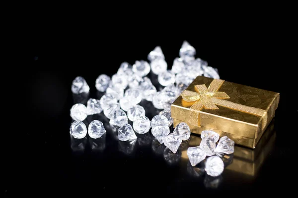 Golden Jewellery Box Shiny Pearls Black Glossy Background — Stock Photo, Image
