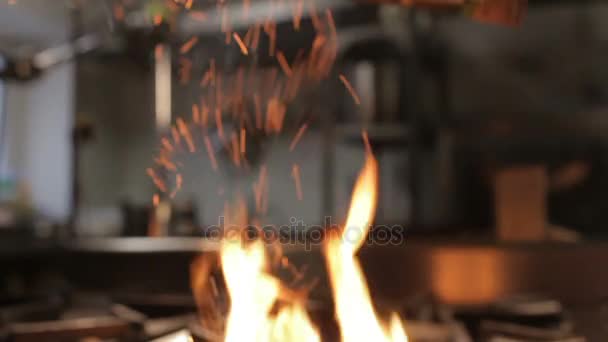 Open Flame Sparks above Gas Stove from Poured Cinnamon — Stock Video