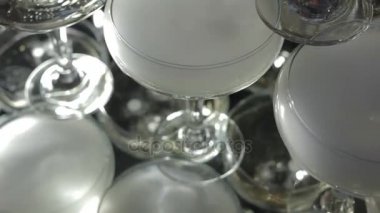 Piramit kuru buz buharlaşma şampanya ile