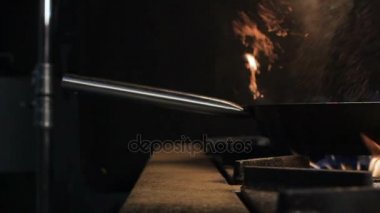 Açık alev Sparks gaz yukarıda döktü tarçın soba