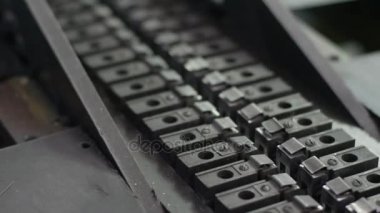 Makro tezgahı Metal Net için helikopter bıçak uzanır.