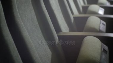 Closeup iki satır, yumuşak sandalye boş sinema salonunda