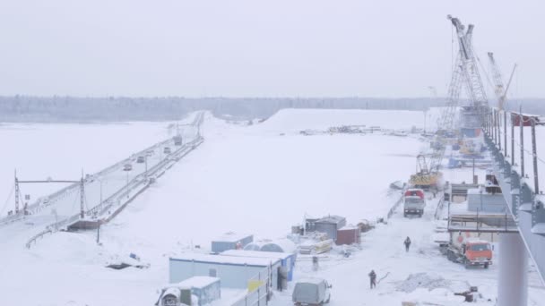 Situs Konstruksi Jembatan Salju Atas Lingkaran Arktik Kota Kota Novy — Stok Video