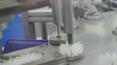  bağlantı parçaları üretim makinesi