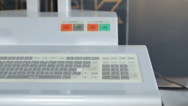 Control panel van moderne werktuigmachines — Stockvideo