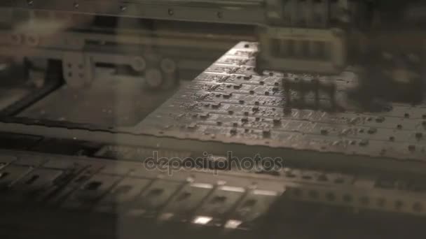 robot sur les éléments de réglage de la chaîne de montage  