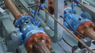 büyük renkli çelik gaz boruları