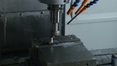  Teknik makine metal nesnesi ile çalışma