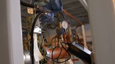 Atölye ölçüm cihazı dokunmadan işçi