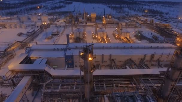 Gasfabriek constructies met pijpen — Stockvideo