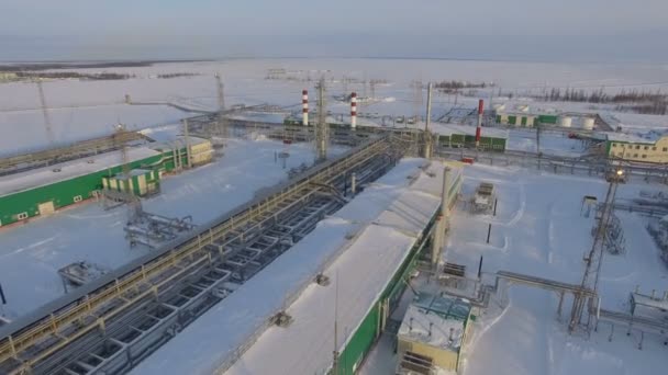 Área de la refinería de petróleo de gas — Vídeo de stock