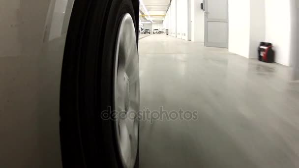 Moderne auto kruising tankstation — Stockvideo