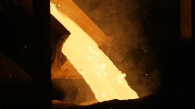 metal akışı büyük sefalet içinde akan  