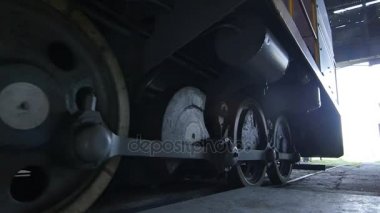 Endüstriyel tren atölye çıkış doğru hareket 