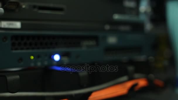 Computador poderoso moderno em caixa preta — Vídeo de Stock