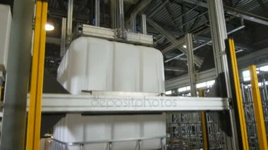 otomatik mekanizma konteyner karkas koyarak 