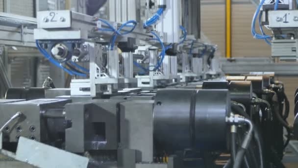 Автоматична машина для збору металевої сітки — стокове відео