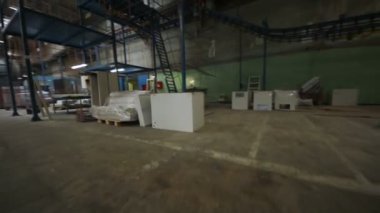 yürüyen insanlar tesisi 