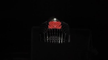 Koyu arka planda LED Lamba