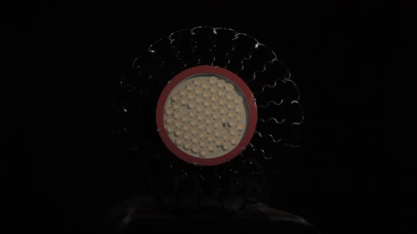 Led lamba açma ve kapatma arasında geçiş yapma — Stok video