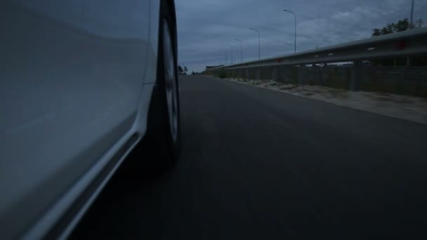 Автомобильное движение по шоссе — стоковое видео