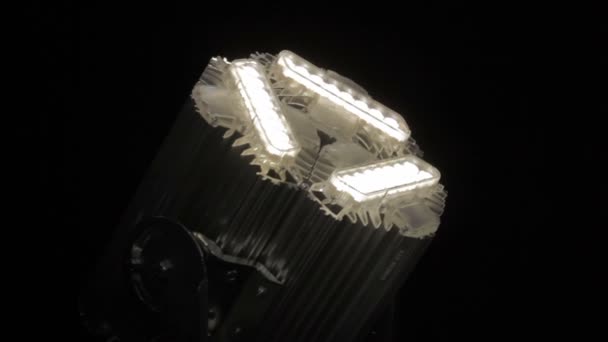 Lampada a LED in custodia nera — Video Stock