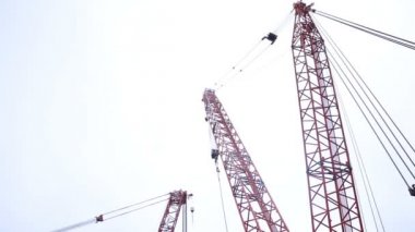 büyük metal tankları ile boru hatları