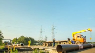 büyük metal tankları ile boru hatları