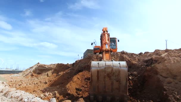 Oleodutos com grandes tanques de metal — Vídeo de Stock