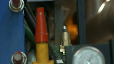 Borular ile endüstriyel kompresör