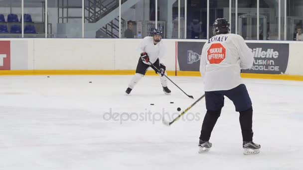 Kazan Tatarstan Russie Septembre 2016 Des Hommes Ralenti Jouent Hockey — Video