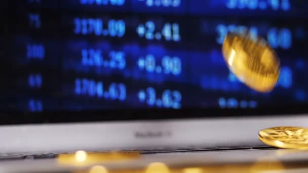 Moedas de ouro caídas — Vídeo de Stock