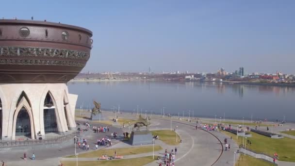 Kazan Tatarstán Rusia Abril 2017 Drone Mueve Alrededor Enorme Palacio — Vídeos de Stock