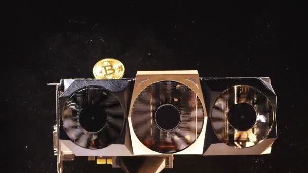 Modell av gyllene bitcoins — Stockvideo