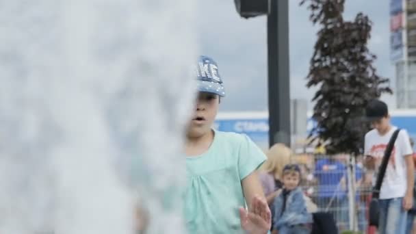 Kazan Tatarstan Ρωσία Σεπτέμβριος 2017 Closeup Αργή Κίνηση Ενεργό Κορίτσι — Αρχείο Βίντεο