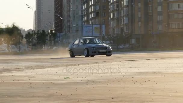 Kasan Tatarstan Russland 2017 Kraftvoller Blauer Sportwagen Fährt Rasant Über — Stockvideo