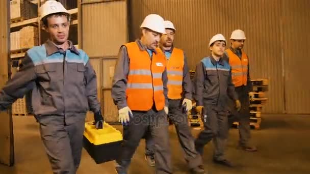 Kazan Tatarstán Rusia Octubre 2017 Acercamiento Los Trabajadores Profesionales Ropa — Vídeos de Stock