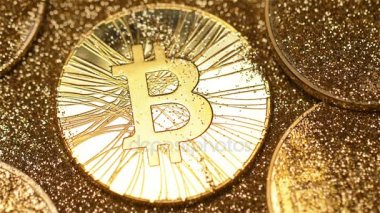 Makro gölge yavaş yavaş ünlü muhteşem altın bitcoin gerçek model sparkles arasında döşeme gizler