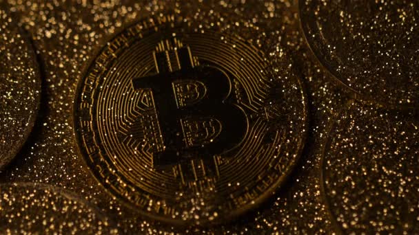 Makro Dunkler Schatten Über Der Beliebten Kryptowährung Gold Bitcoin Reales — Stockvideo