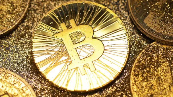 Macro Brillante Brillante Bitcoin Modelo Real Brilla Cubre Sombra Entre — Vídeos de Stock