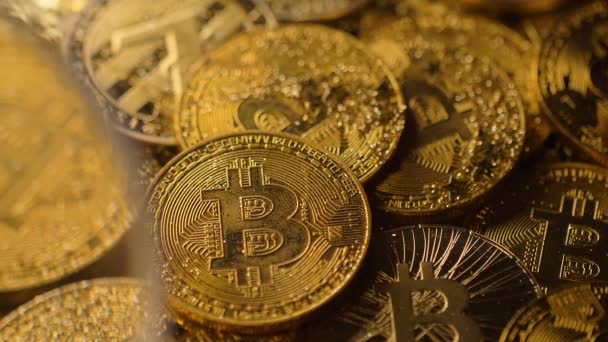 Μακροεντολή Εξόρυξη Bitcoins Σωρού Κάτω Από Μεγεθυντικό Δημιουργήθηκε Κρυπτονόμισμα Υλικό — Αρχείο Βίντεο