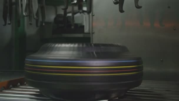 컨베이어 장소에 타이어를 — 비디오