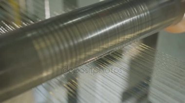 ağır sanayi malzemeleri işleme bölümünde hareket elemanları ile portre görünümü                