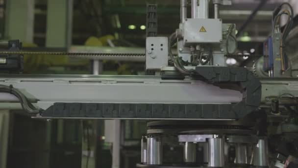 処理部の移動の要素を持つ重工業機器のクローズ アップ ビュー — ストック動画