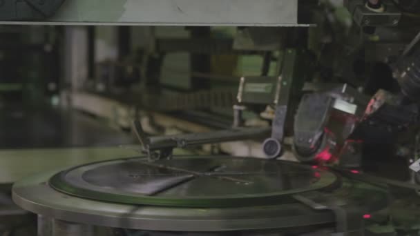 Nahaufnahme Der Schwerindustrie Ausrüstung Mit Elementen Bewegt Sich Der Verarbeitungsabteilung — Stockvideo