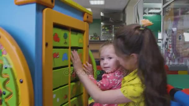 Kazan Tataristan Rusya Ağustos 2017 Neşeli Kızı Çocuk Parkında Eğlenceli — Stok video