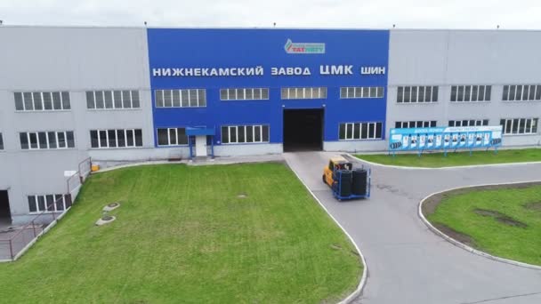 Kazan Tataristan Rusya Ağustos 2017 Havadan Görünümü Turuncu Forklift Taşımaları — Stok video