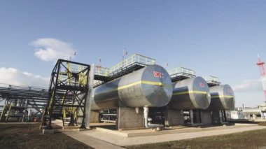 gaz tankları ve rafineri ekipman üretim Kulesi ile bölge bakış bitki 